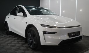 Tesla Model Y PREMIUM LONG RANGE RWD No Luxury Tax Available Now! 1 Owner VAT Qualifying 8
