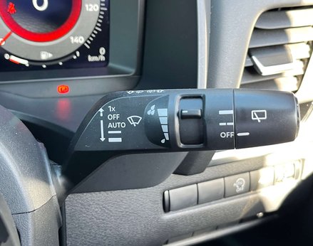 Nissan Qashqai 1.3 Qashqai N-Connecta DiG-T MHEV 5dr 61