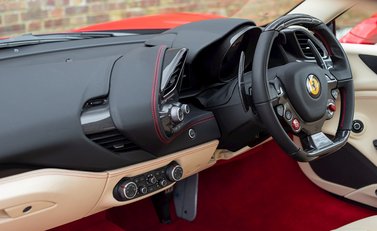 Ferrari 488 Spider 17