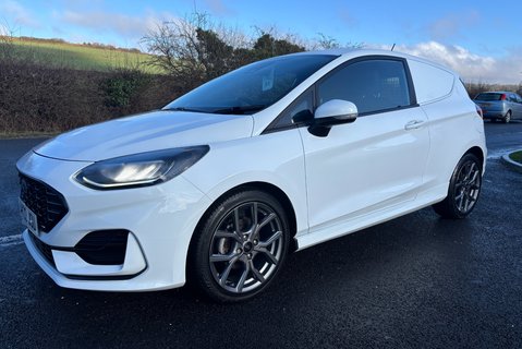 Ford Fiesta Sport 125 ps Ecoboost MHEV - Upgraded Sports Wheels 1
