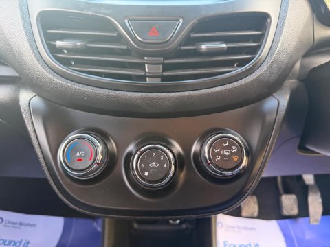 Vauxhall Viva 1.0i SE Euro 6 5dr (a/c) 22