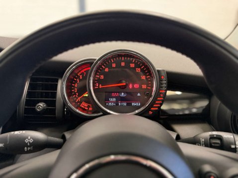 Mini Hatch 1.5 Cooper Auto 5dr 18