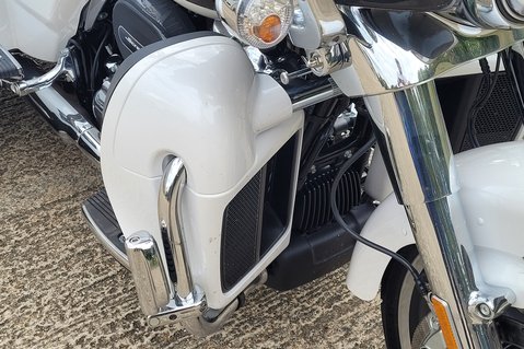 Harley-Davidson Road Glide CVO TRI GLIDE 12