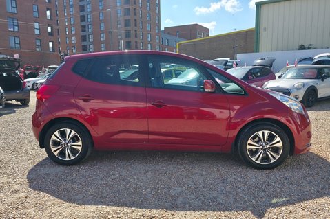 Kia Venga 3 1.6 AUTOMATIC WITH ONLY 45000 MILES WITH 9 MAIN DEALER SERVICES!SAT NAV!  11