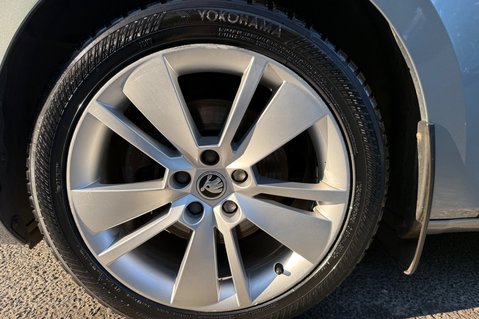 Skoda Superb SE L TSI DSG - FULL SKODA SERVICE HISTORY 62