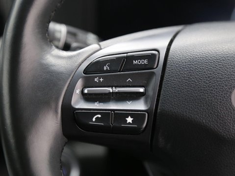 Hyundai KONA 39kWh Premium Auto 5dr (10.5kW Charger) 11