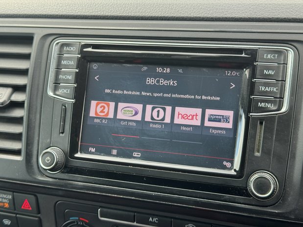 Volkswagen Transporter AUTO SWB [SOLD KH] L1H1 SPORTlINE T32 Air Con Nav Sensors EURO 6 NO VAT DSG 24
