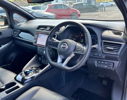 Nissan LEAF Leaf E + N-Connecta Electric, 60.9 kw/h battery, 239 mile range 5dr 18