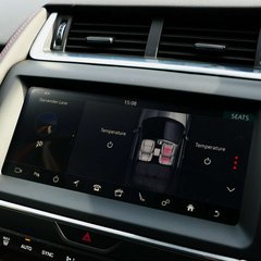 Jaguar E-Pace 2.0 E-PACE Chequered Flag AWD Auto 4WD 5dr 1