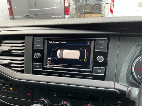 Volkswagen Transporter 2.0 TDI T28 Highline FWD SWB Euro 6 (s/s) 5dr 17