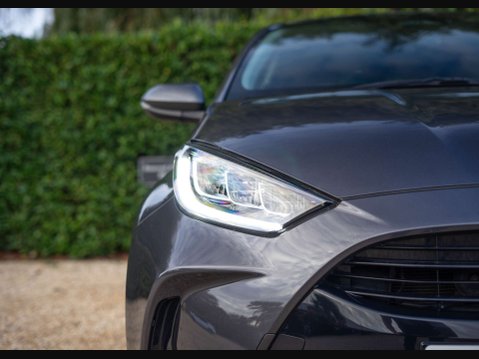 Toyota Yaris 1.5 Yaris Design HEV CVT 5dr 11