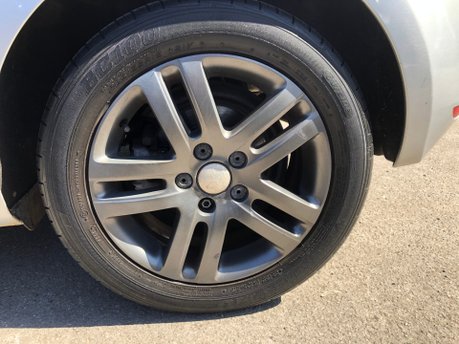 Volkswagen Golf SE 1.6 TDI DSG Automatic Diesel 5DR 76000 miles £170 Road Tax 29