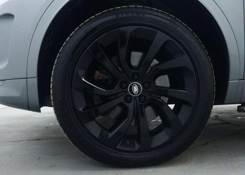 Land Rover Discovery Sport 2.0 Discovery Sport R-Dynamic HSE Auto 4WD 5dr 16