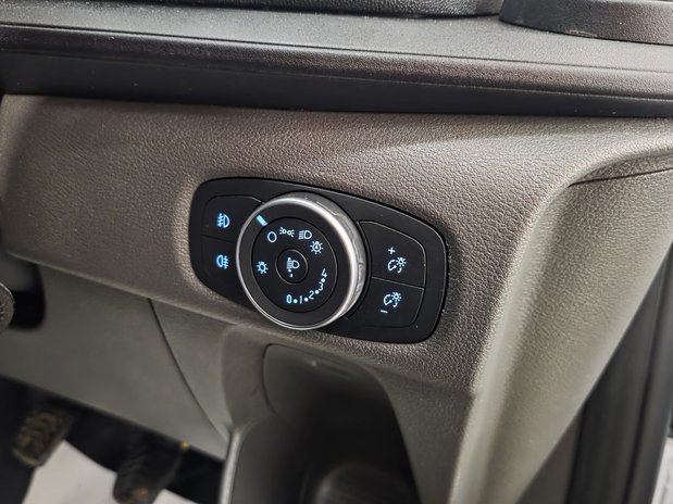 Ford Transit Custom Transit Custom 300 L1 Diesel FWD 2.0 EcoBlue 130ps Low Roof Limited Van 17