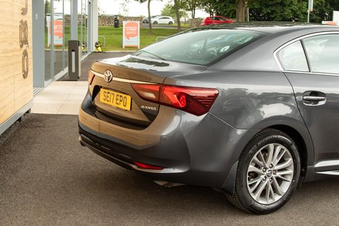 Toyota Avensis VALVEMATIC BUSINESS EDITION 8