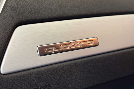 Audi A4 2.0 TFSI S line Estate 5dr Petrol S Tronic quattro Euro 5 (s/s) (211 ps) 44