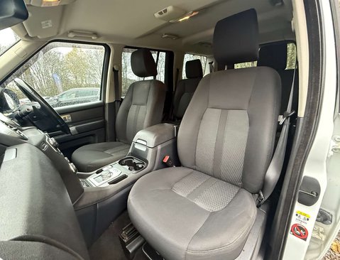 Land Rover Discovery 3.0 Discovery SE SDV6 Auto 4WD 5dr 14