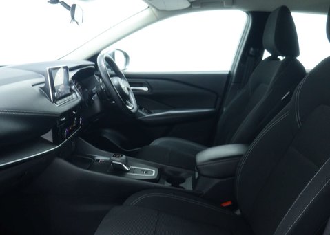 Nissan Qashqai 1.3 DIG-T MHEV Acenta Premium SUV 5dr Petrol Hybrid XTRON Euro 6 (s/s) (158 44