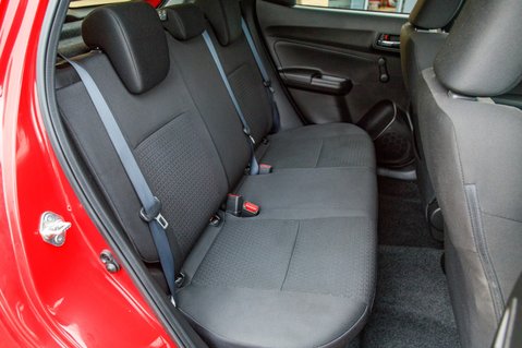 Suzuki Swift SZ-L DUALJET MHEV 31