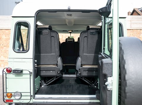 Land Rover Defender 110 Heritage Station Wagon 28