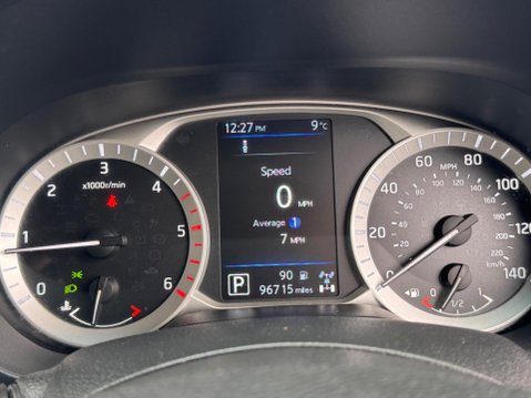 Nissan Navara 2.3 dCi Tekna Auto 4WD Euro 6 4dr 35