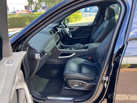 Jaguar F-Pace 2.0 D180 Chequered Flag Auto AWD Euro 6 (s/s) 5dr 29