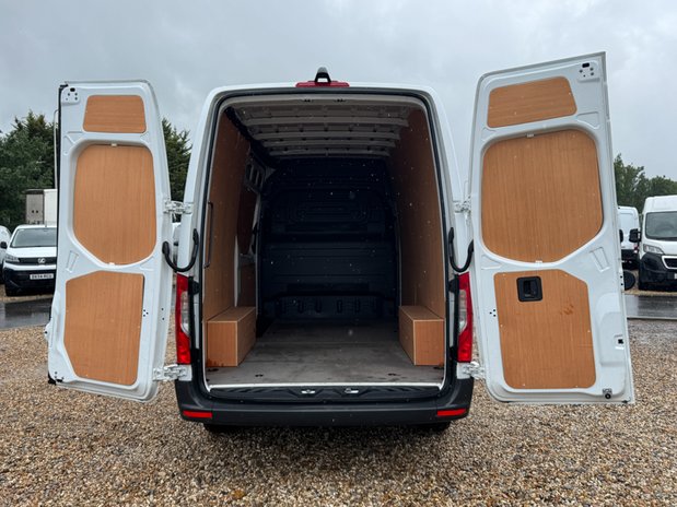 Mercedes-Benz Sprinter AUTO MWB L2H2 High Roof Pro Air Con Camera EURO 6 8
