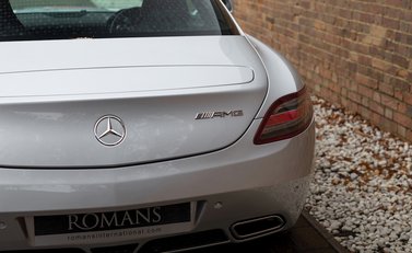 Mercedes-Benz SLS AMG 23