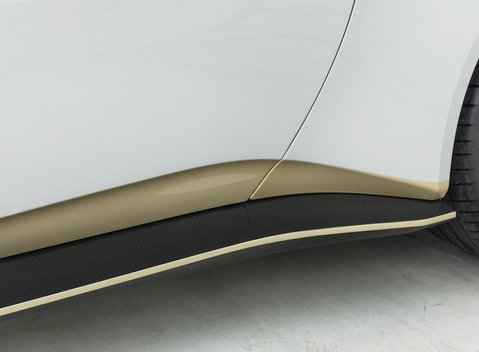 Aston Martin V12 Vantage 28