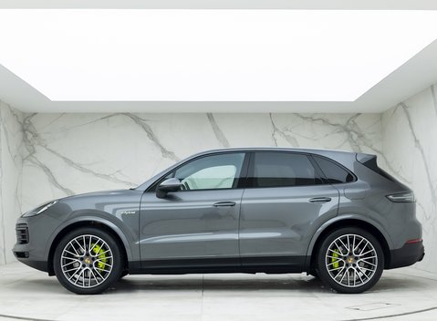 Porsche Cayenne E-Hybrid 2