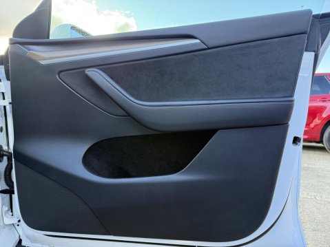 Tesla Model Y (Dual Motor) Long Range SUV 5dr Electric Auto 4WDE (384 bhp) 32