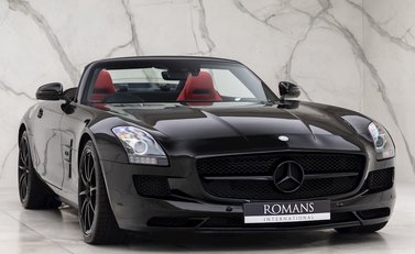 Mercedes-Benz SLS AMG Roadster 1