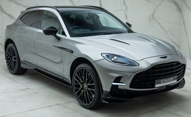 Aston Martin DBX 707 11