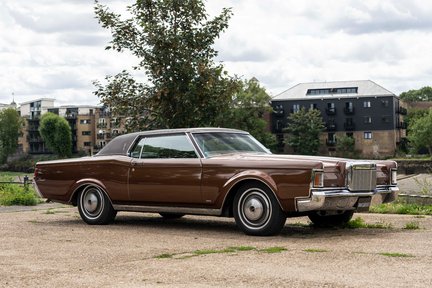 Lincoln Continental Mk III 2