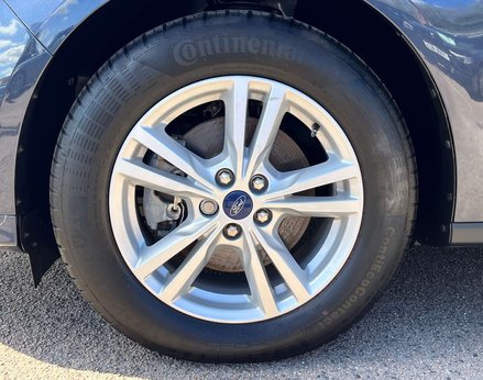 Ford Galaxy 2.5 Galaxy Titanium HEV CVT 5dr 12