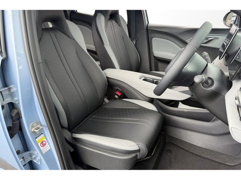 BYD Dolphin Surf 65kw Active 30kwh Auto 18