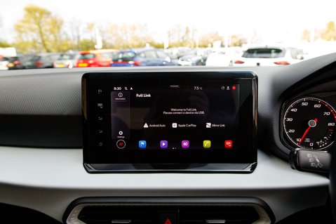 SEAT Arona TSI SE TECHNOLOGY 24