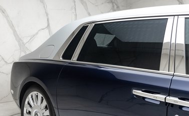 Rolls-Royce Phantom VIII EWB 64