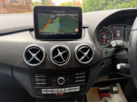 Mercedes-Benz B Class 1.5 B 180 AMG Line Premium D Auto 5dr 10