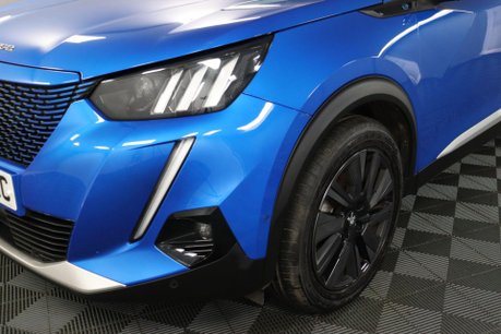 Peugeot 2008 GT PREMIUM 31