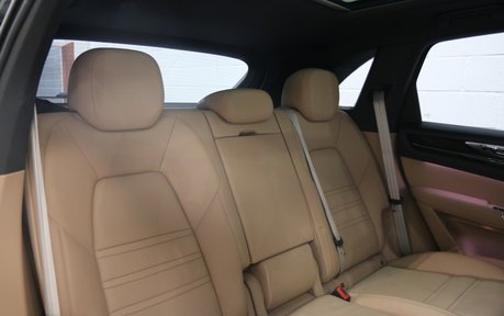Porsche Cayenne V6 Platinum Edition - PTS Colour and Incredible Specification 22