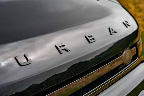 Land Rover Defender V8 Carpathian Edition 23