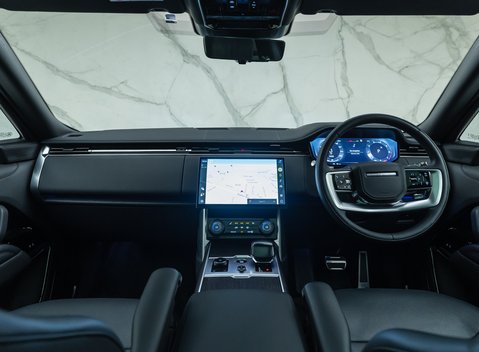 Land Rover Range Rover P530 SV 23