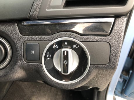 Mercedes-Benz E Class E250 CDI BLUEEFFICIENCY SPORT automatic convertible 31