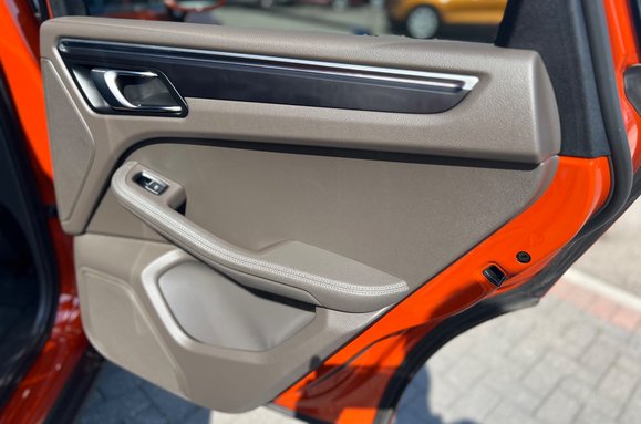 Porsche Macan PDK 34