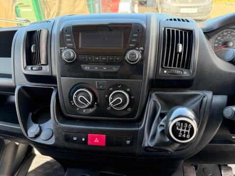 Peugeot Boxer 2.2 BlueHDi 335 Built for Business Low Floor Luton L3 Euro 6 (s/s) 4dr 14