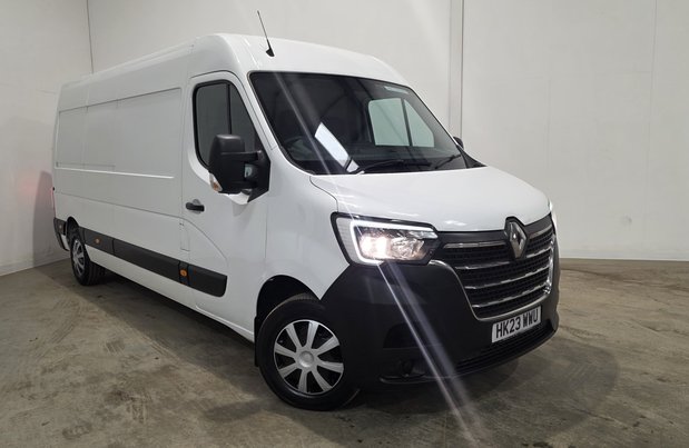 Renault Master RENAULT MASTER LWB DIESEL FWD LM35dCi 135 Business+ Medium Roof Van