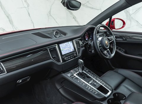 Porsche Macan GTS 16
