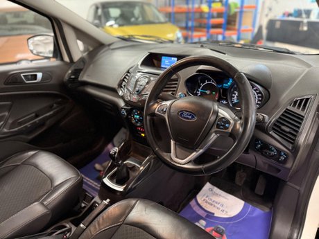 Ford Ecosport 1.0T EcoBoost Titanium 2WD Euro 5 (s/s) 5dr 9