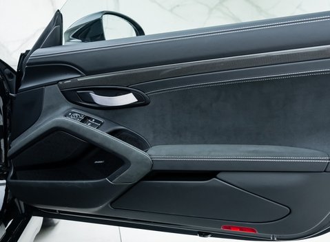 Porsche Cayman GT4 (718) 20